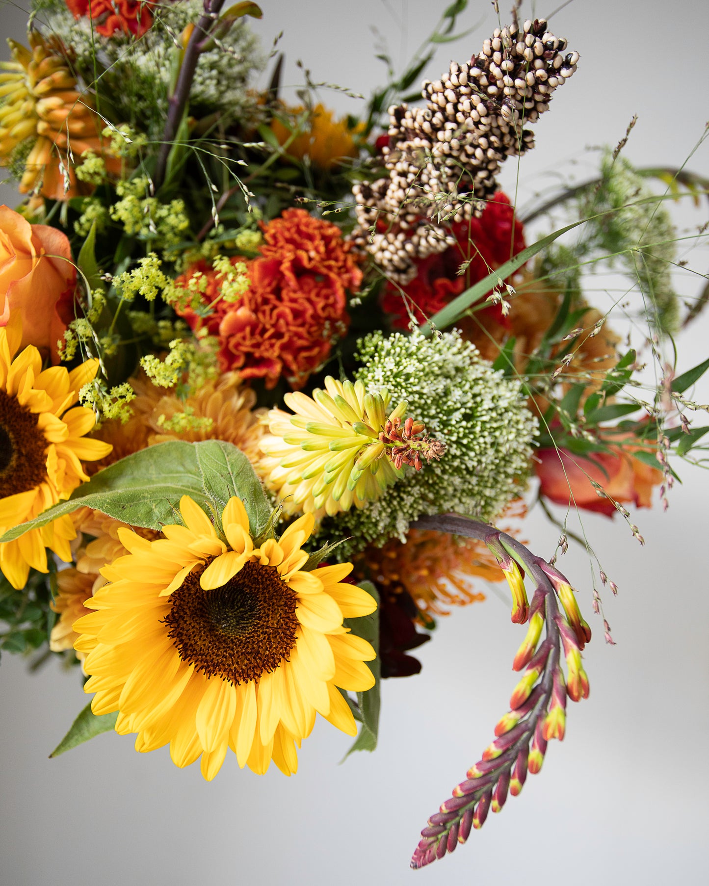 Geschenkpakket Boeket Flower Lady* + Rode wijn Ruby Cabernet Cinsault (Zuid Afrika)