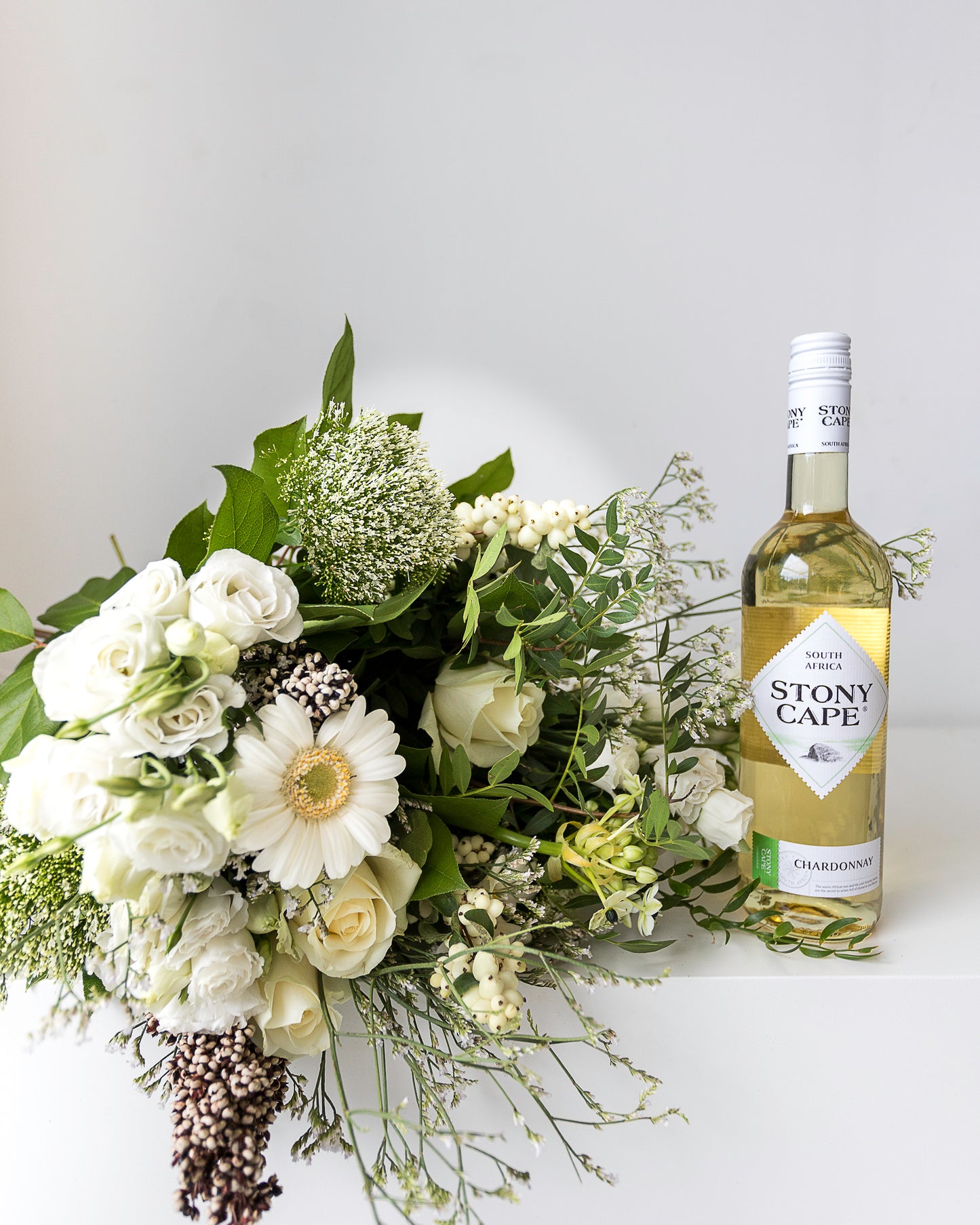Geschenkpakket Boeket Flower Lady* + Witte wijn Chardonnay (Zuid Afrika)