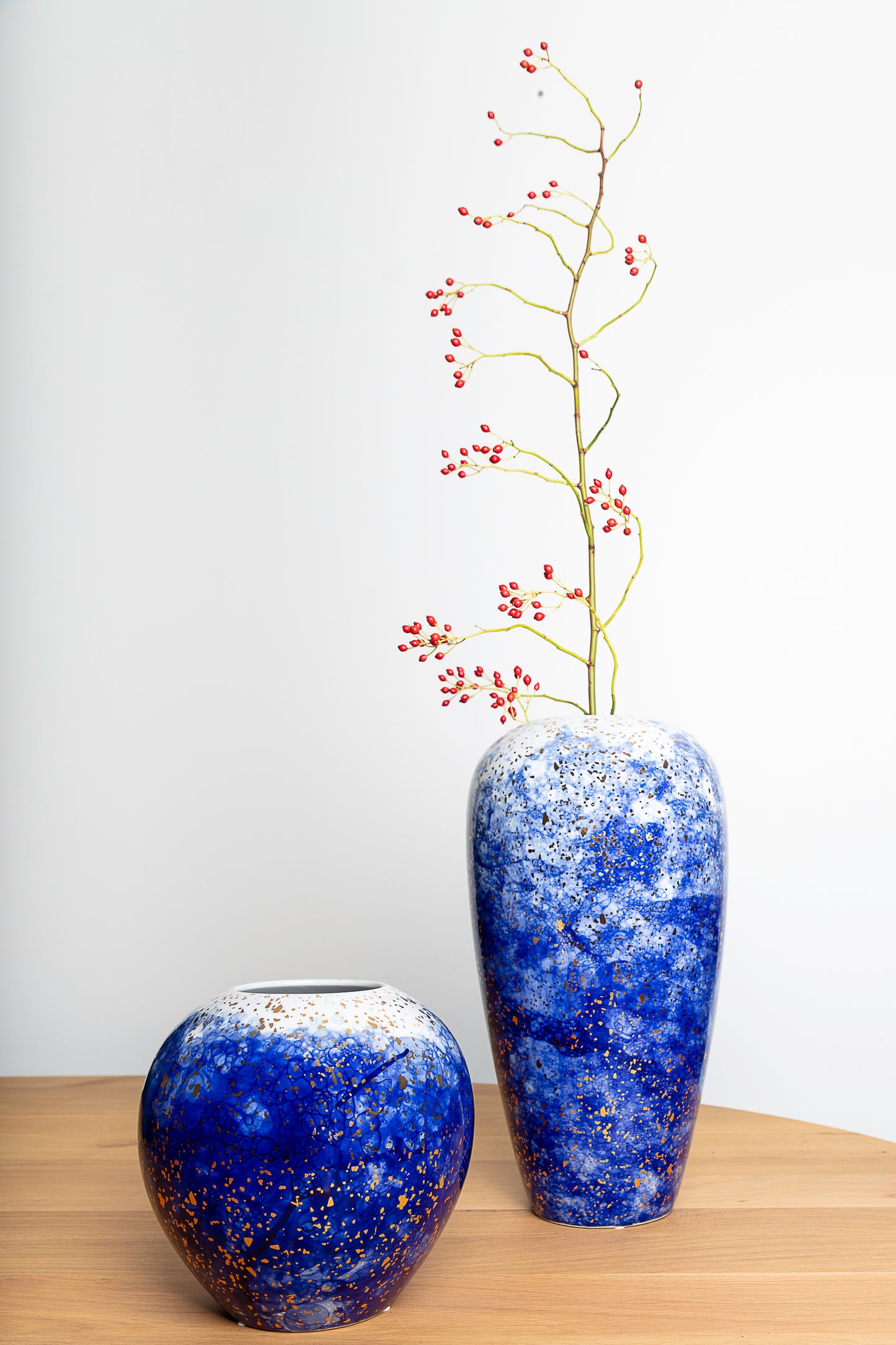 Koningsblauwe vazen met gouden details *