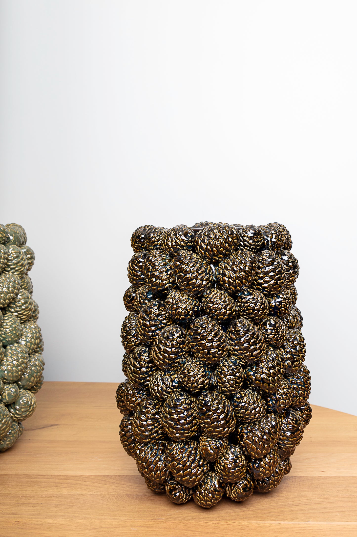 Dennenappel keramieken pot